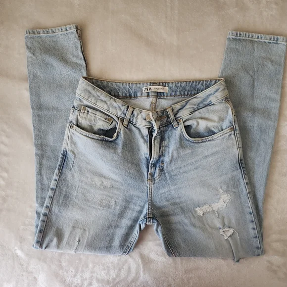 Zara Distressed JEANS - Picture 3 of 7